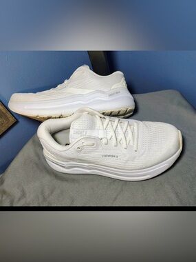 Brooks Ghost Max 2 Women's Running Shoes in White